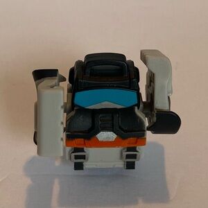 Transformers BotBots Totes Magotes Backpack – Series 1 Mini Figure Hasbro